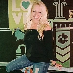 Meet your Posher, Gena